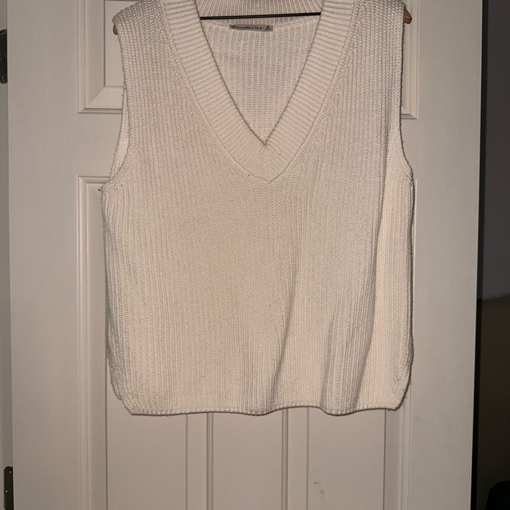 Abercrombie & Fitch Cream V-Neck Knit Sweater Vest